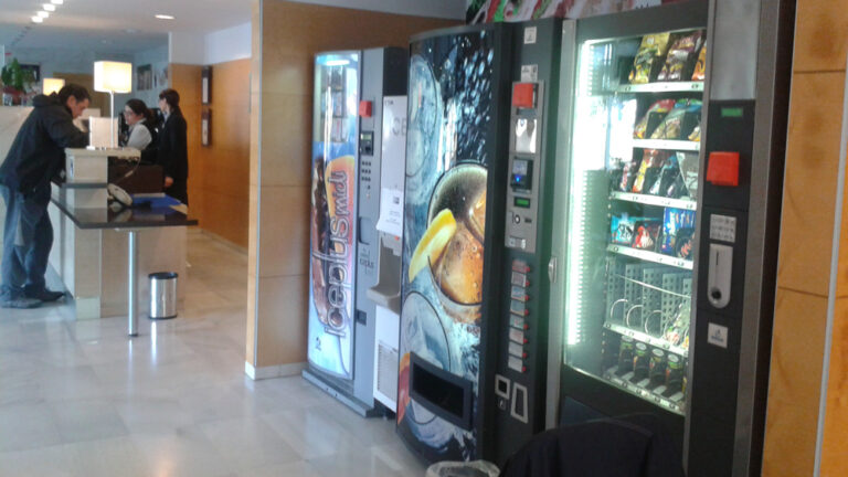 Maquinas vending en el hotel EHI Bonaire